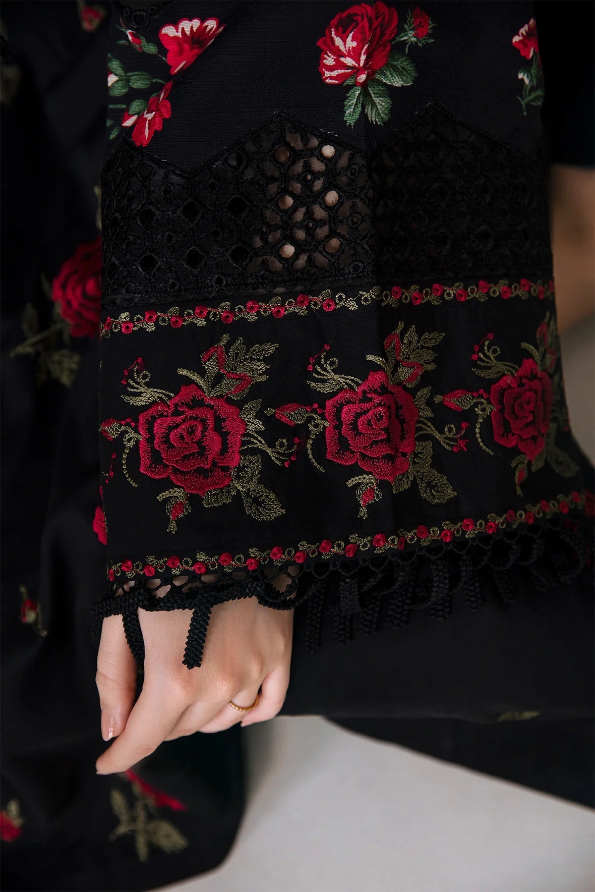 BAROQUE-3PC DHANAK EMBROIDERED SHIRT WITH COURTRAI PRINTED SHAWL AND TROUSER-ADR-4004