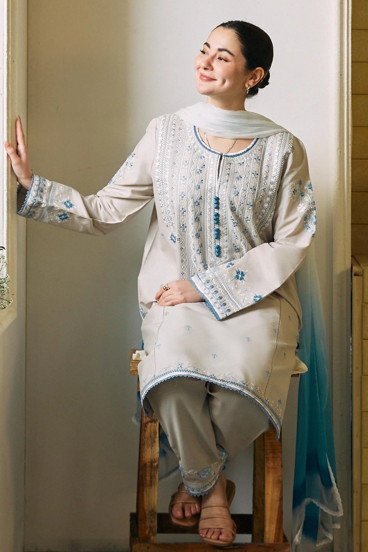 ZARA SHAHJAHAN- 3PC LAWN EMBROIDERED SHIRT WITH BAMBER CHIFFON PRINT DUPATTA-ADR-2742