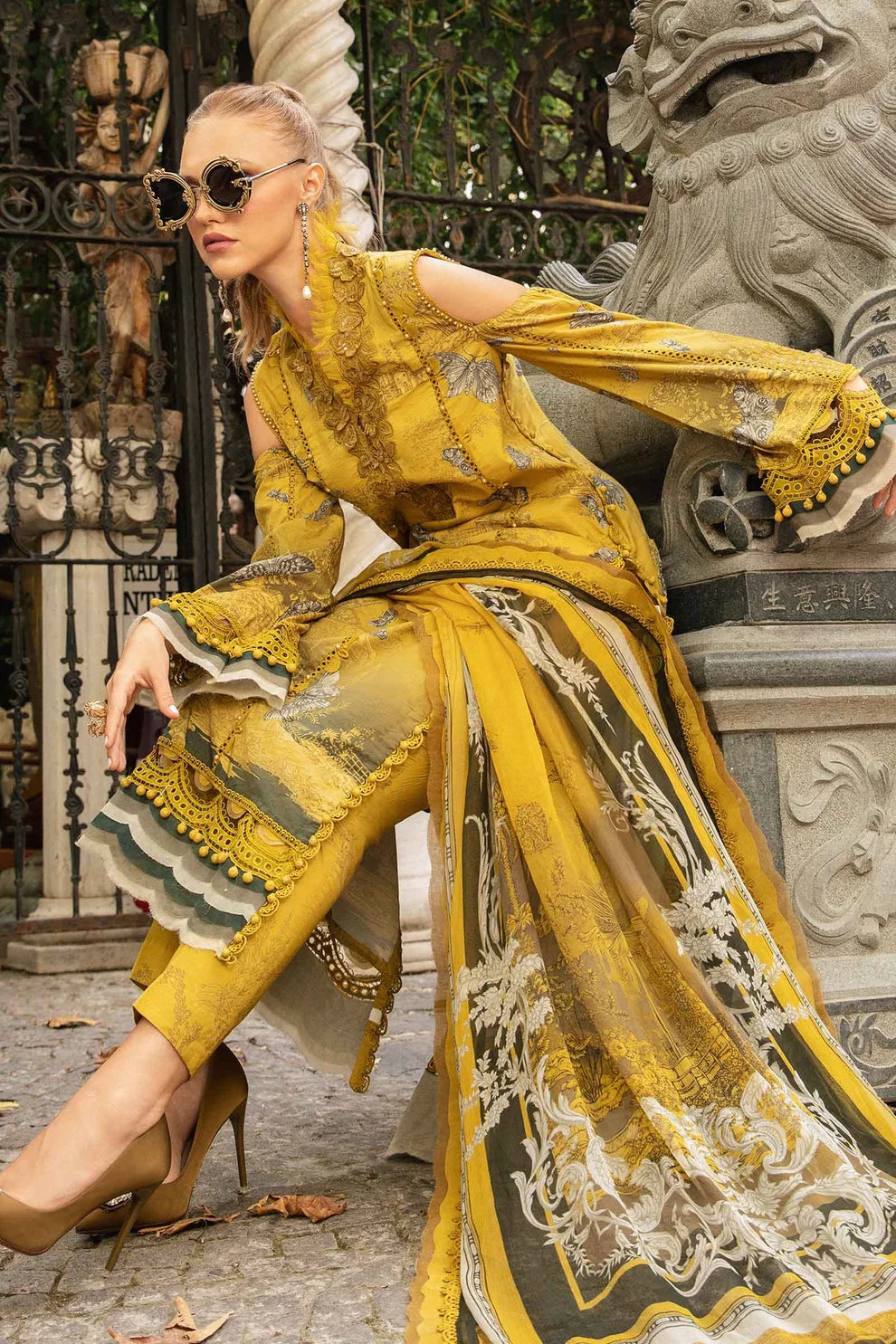 MARIA B- 3PC KARANDI PRINTED EMBROIDERED SHIRT WITH KARANDI PRINTED SHAWL AND KARANDI PRINTED TROUSER-ADR-3260