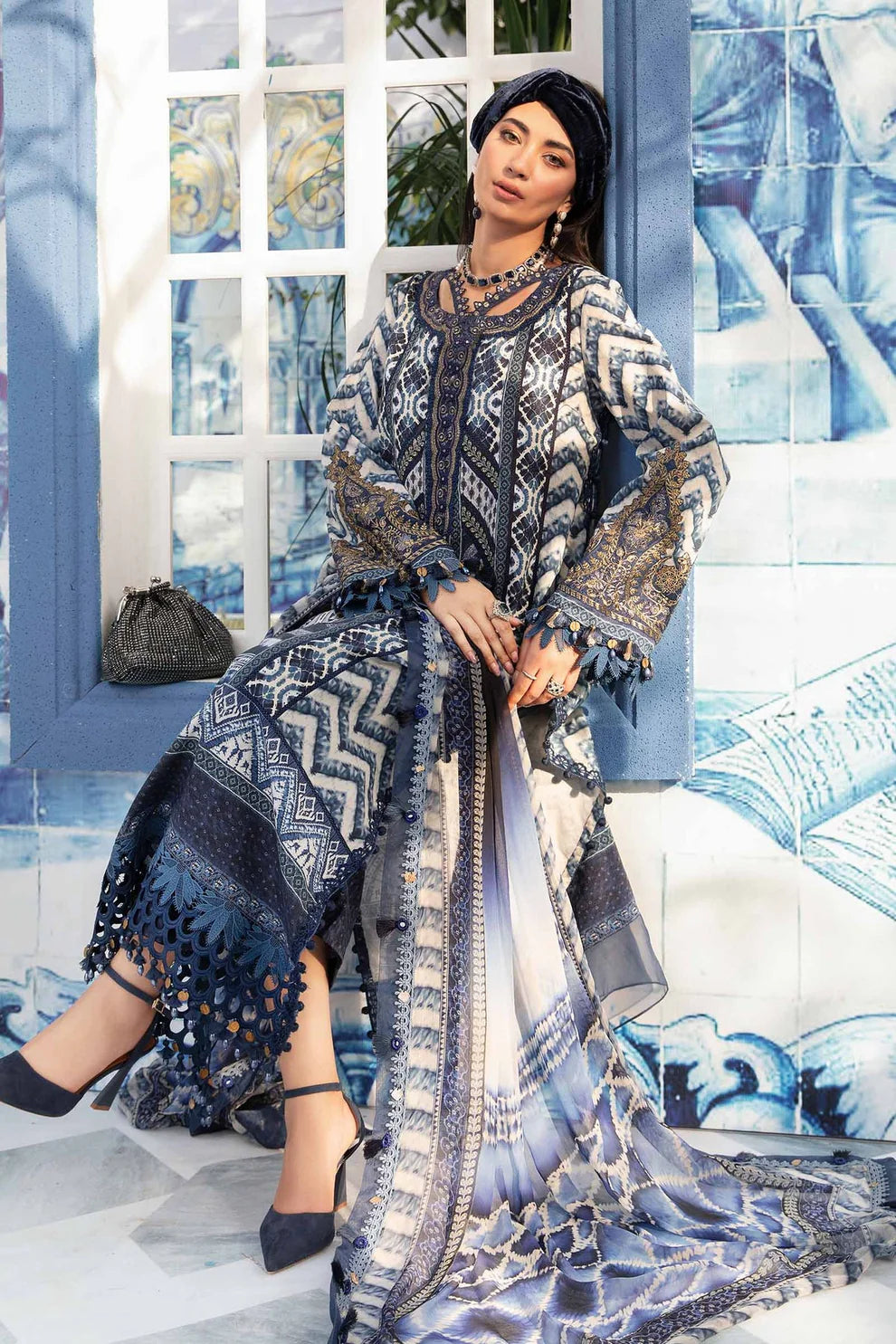 MARIA.B- LAWN 3PC PRINT WITH DIAMOND PRINT DUPATTA AND PRINT TROUSER-ADR-1002