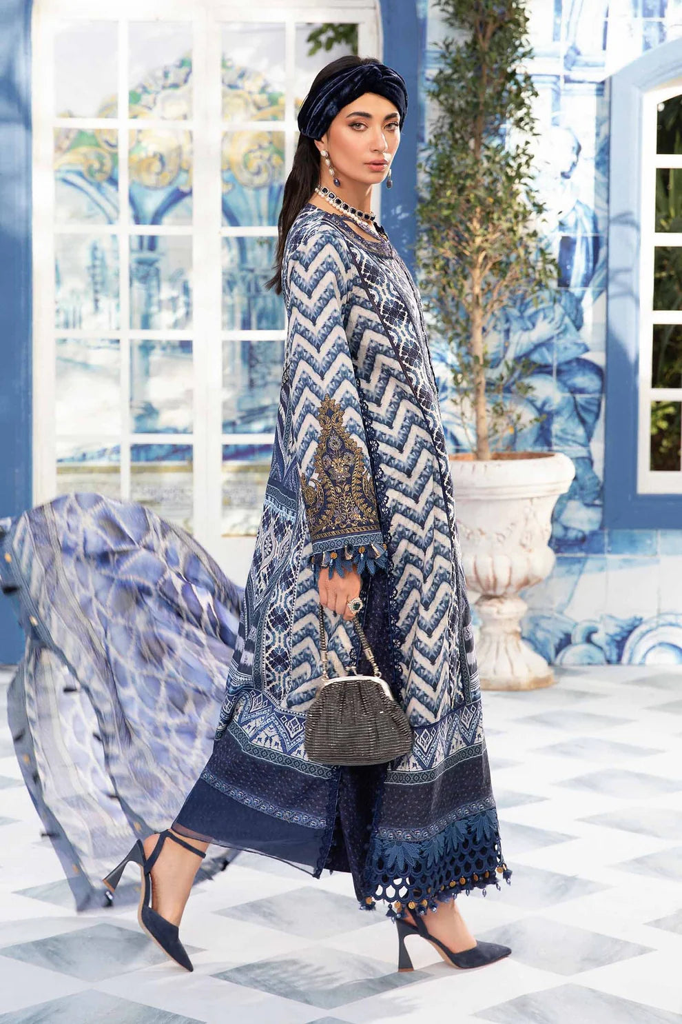 MARIA.B- LAWN 3PC PRINT WITH DIAMOND PRINT DUPATTA AND PRINT TROUSER-ADR-1002