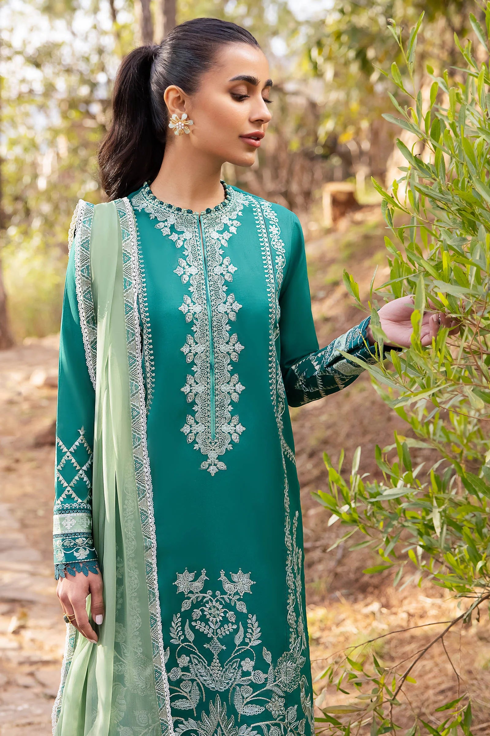 ZAHA- 3PC LAWN HEAVY EMBROIDERED SHIRT WITH ORGANZA EMBROIDERY DUPATTA-ADR-2766-Z