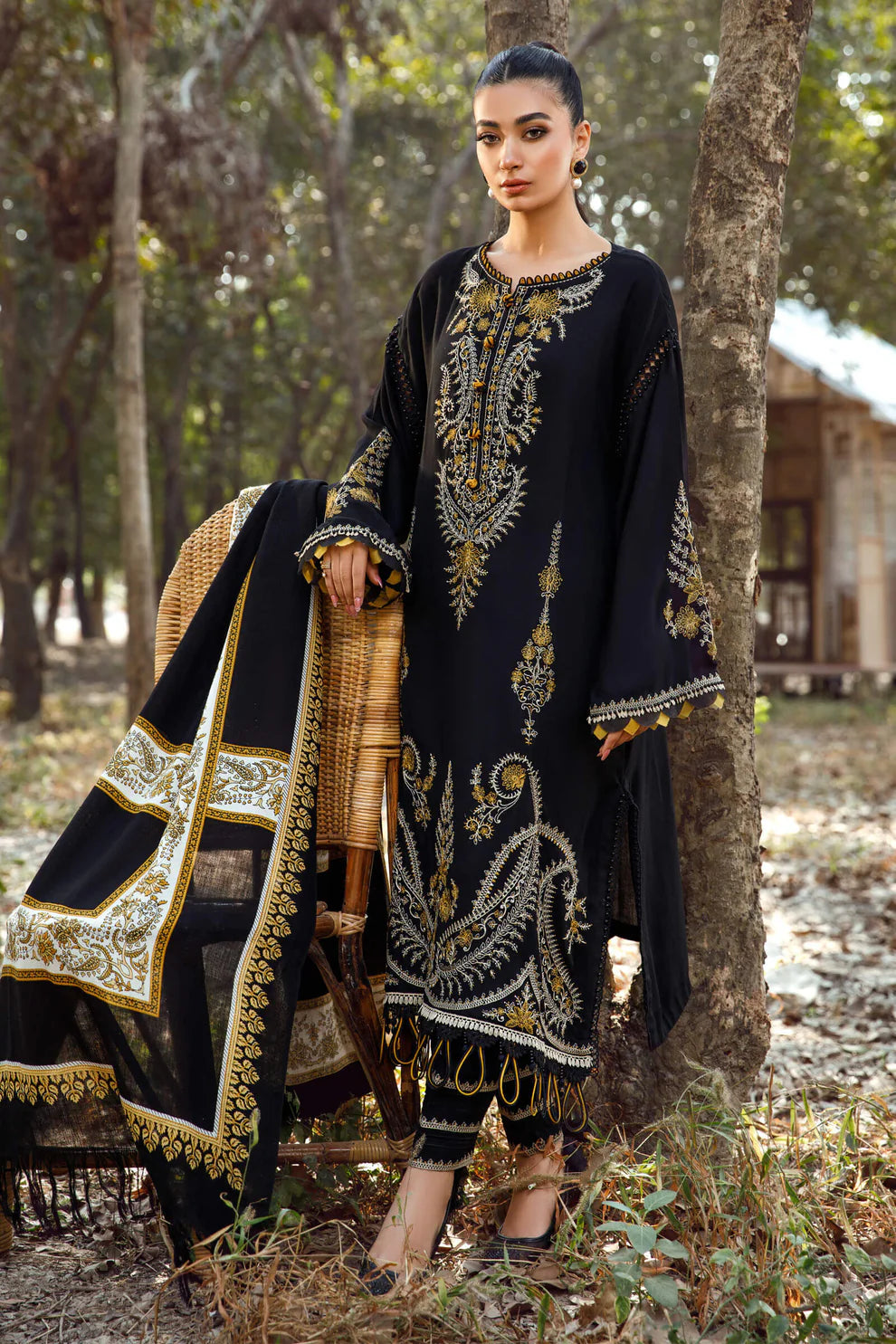 MARIA B -3PC KHADAR HEAVY EMBROIDERED WITH PASHMINA PRINT SHAWL -ADR-3244