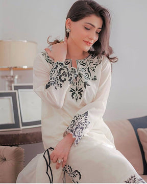 MARIA B- 3PC LAWN EMBROIDERED SHIRT WITH EMBROIDERED ORGANZA DUPATTA-ADR-3617