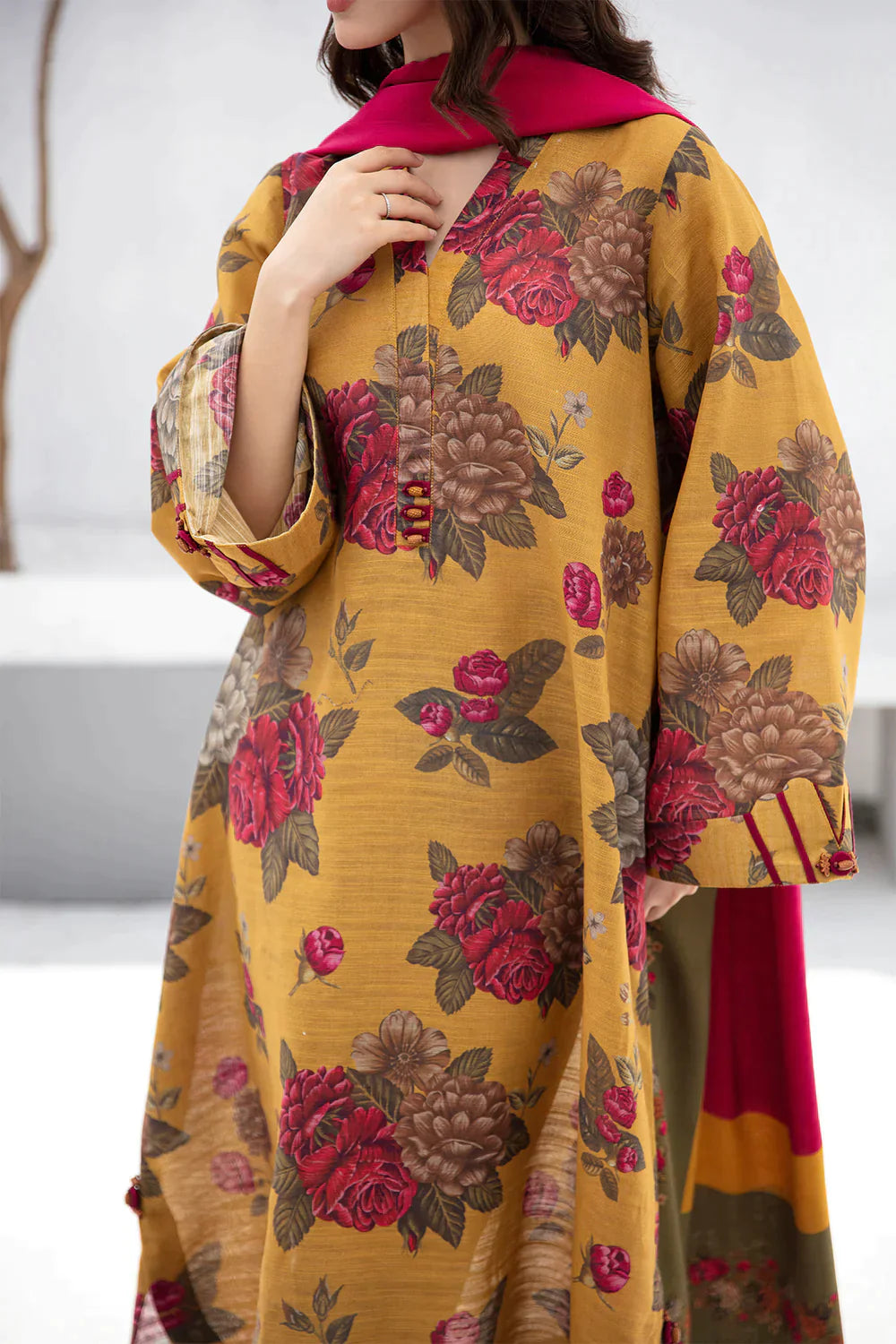 BAROQUE-3PC KHADDAR PRINTED SHIRT WITH KHADDAR PRINT DUPATTA AND PRINT TROUSER-ADR-2619