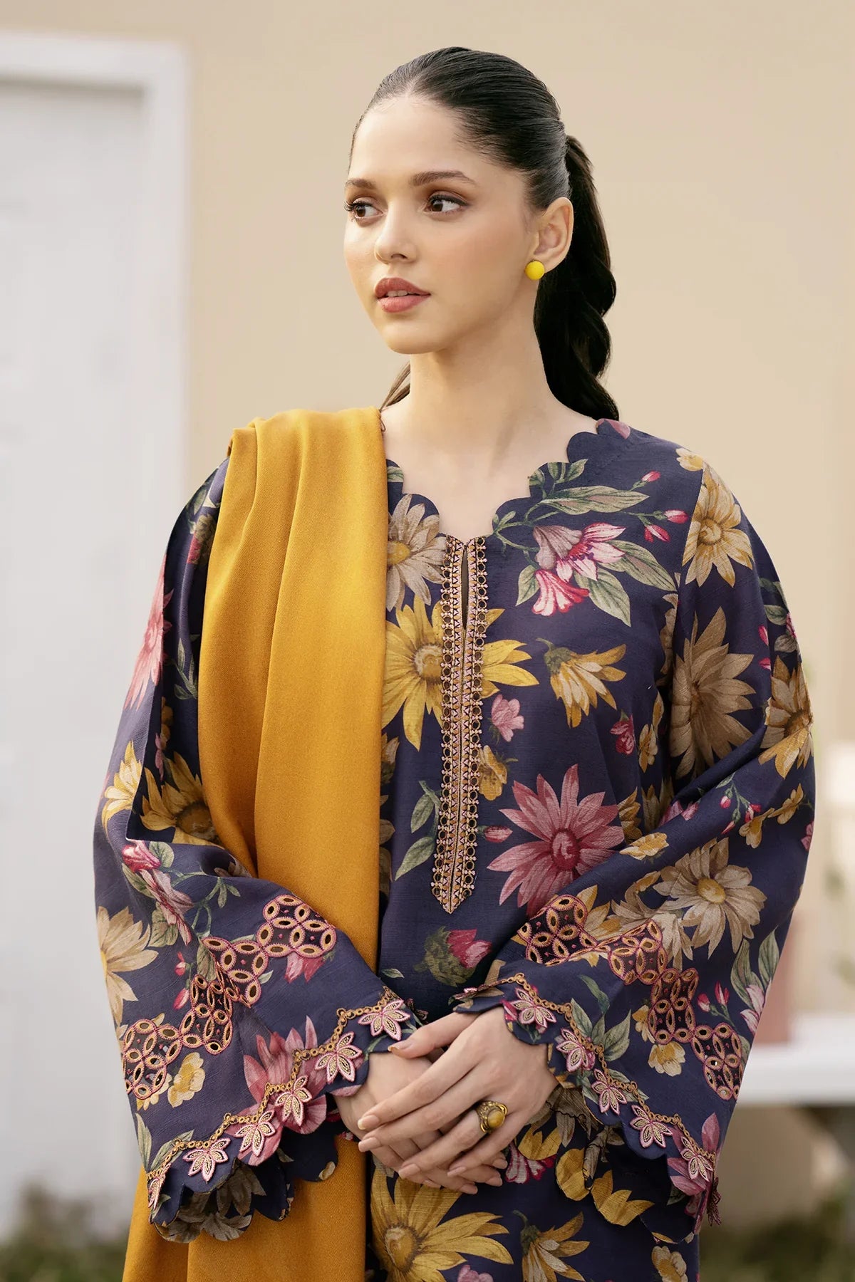 BAROQUE-3PC KHADDAR PRINTED SHIRT WITH KHADDAR PRINT DUPATTA AND PRINT TROUSER-ADR-2630