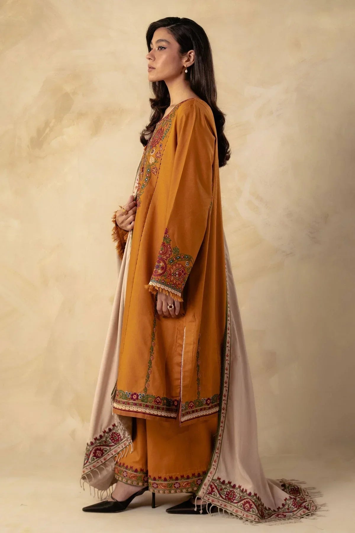 ZARA SHAHJAHAN - 3PC DHANAK EMBROIDERED SHIRT WITH DHANAK EMBROIDERED SHAWL AND TROUSER -ADR-4009